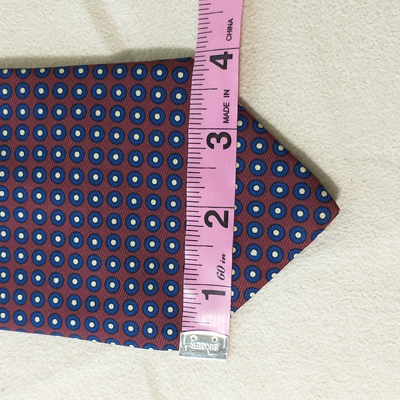 Jos A Bank Executive Collection Red and Blue All Silk 4" Tie - Picture 5 of 7